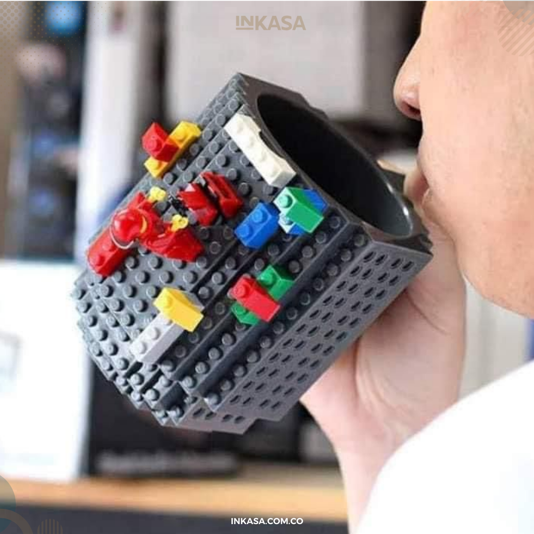 Taza Mug Lego + Piezas Lego pequeñas