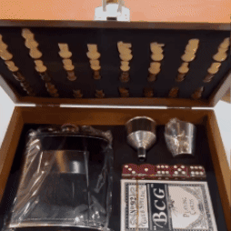 Set whiskera y ajedrez