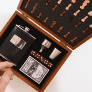 Set whiskera y ajedrez