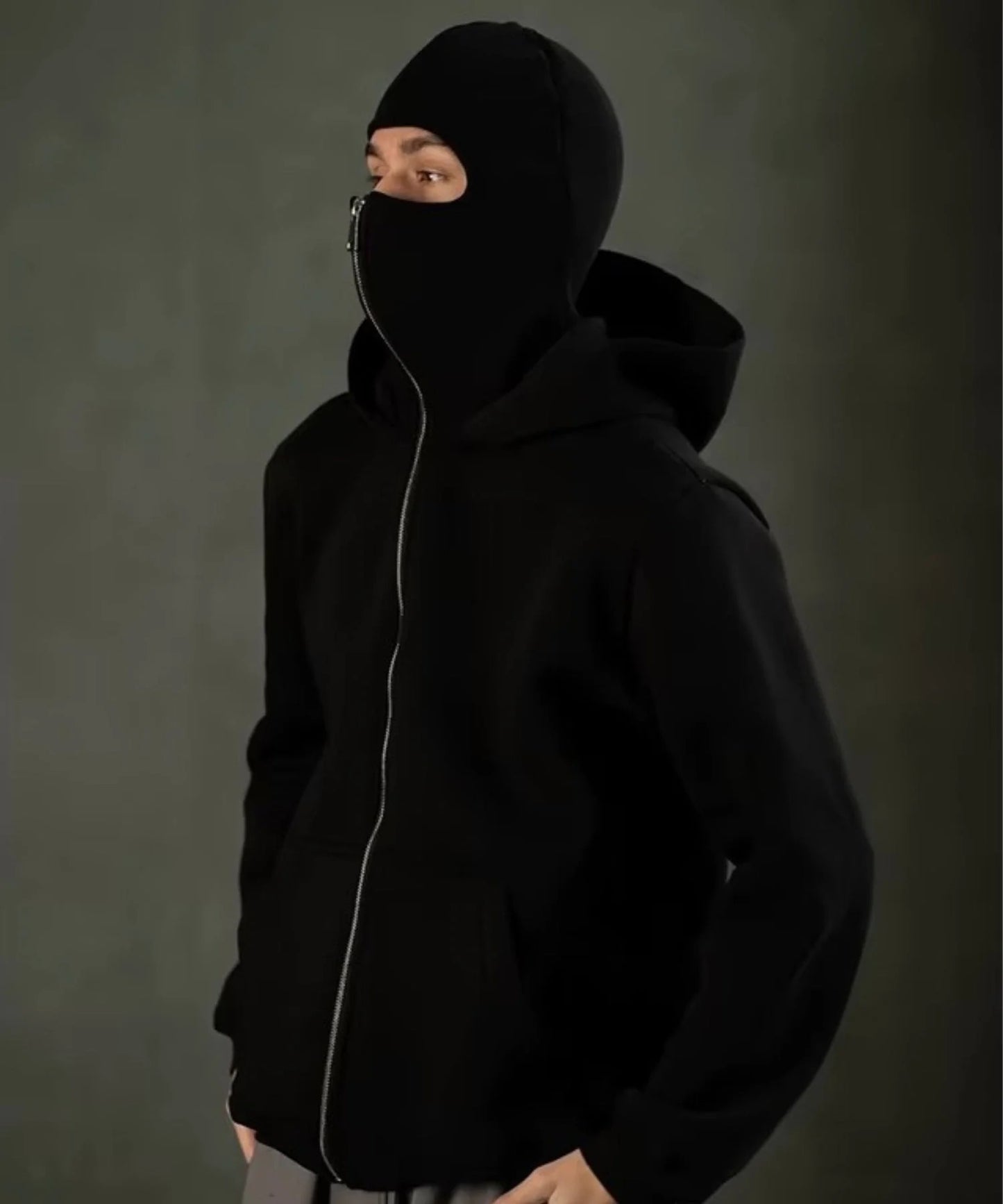 🥷Hoodie Ninja con Balaclava Integrada – Estilo, protección y actitud en una sola prenda
