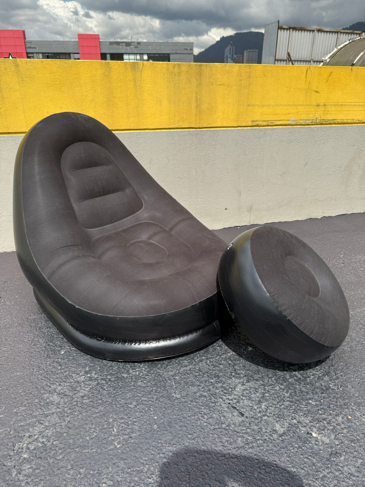 Sillón + puff inflable confort
