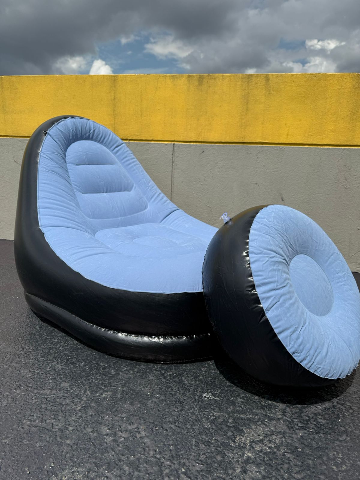 Sillón + puff inflable confort