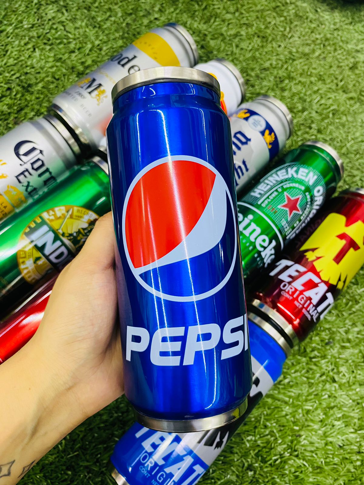 Termo en acero inoxidable con motivo de latas 500ml